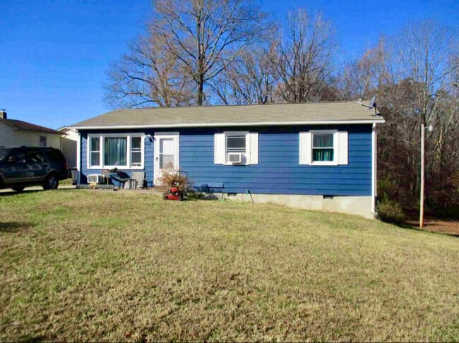 Building Photo - 2141 Robin Hood Ct