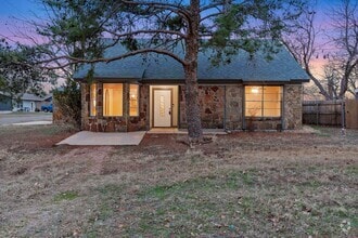 Building Photo - 400 N River Oaks Dr