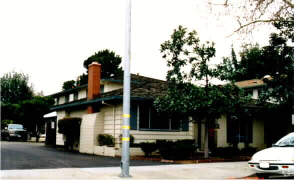 Building Photo - 201 Echo Ave