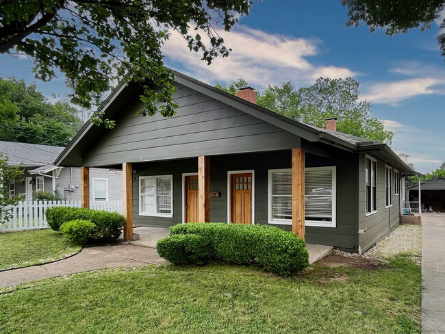 Building Photo - 634 Turner Ave