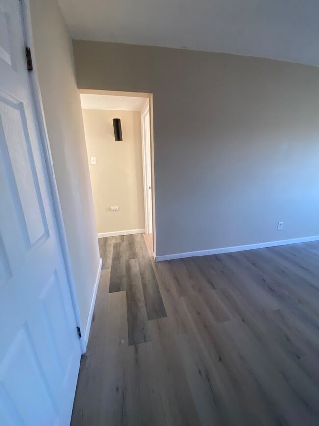 Building Photo - 814C Schirmer