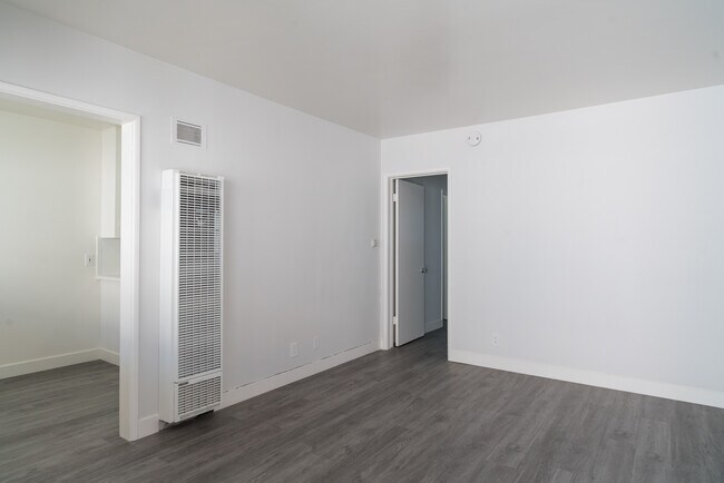Building Photo - 22719 Del Valle St