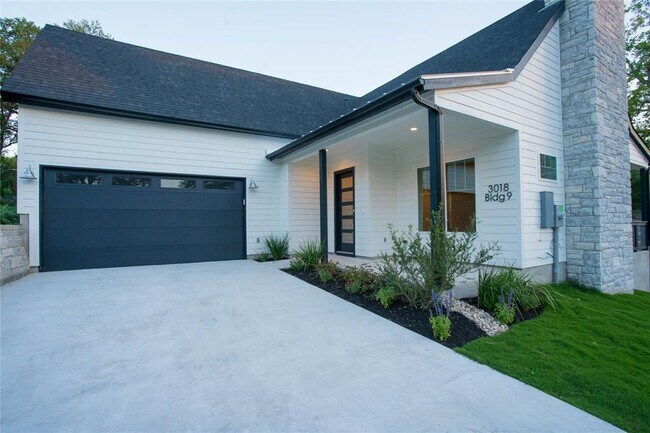 Foto del edificio - 3018 Sunridge Dr