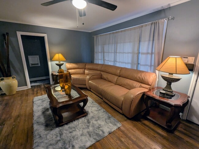 Foto del edificio - 614 E 37th St