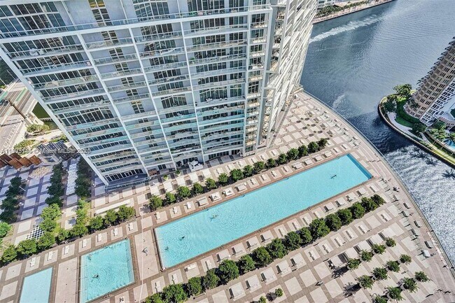 Foto del edificio - 495 Brickell Ave