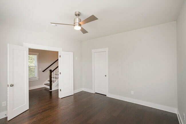 Building Photo - 1229 Avondale Cir