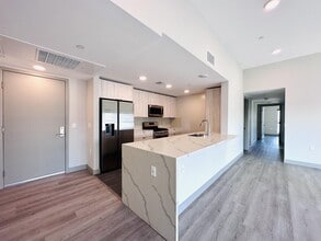 Interior Photo - Lido Apartments - 1532 Brockton Ave