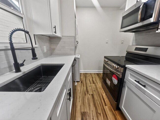 Foto del edificio - 3438 Willowrun Dr