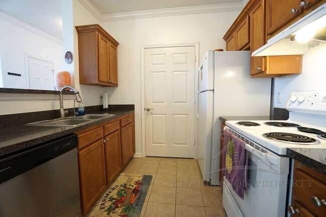 Foto del edificio - 45 Sycamore Ave 1837- West Ashley