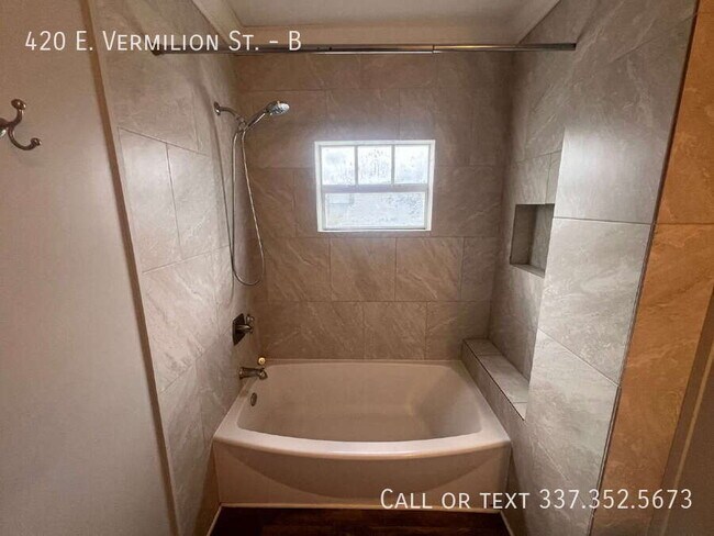 Foto del edificio - 420 E Vermilion St