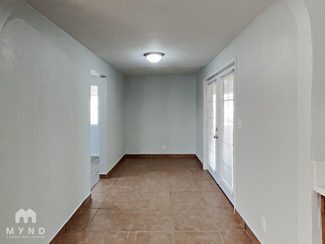 Building Photo - 1340 Chestnut St