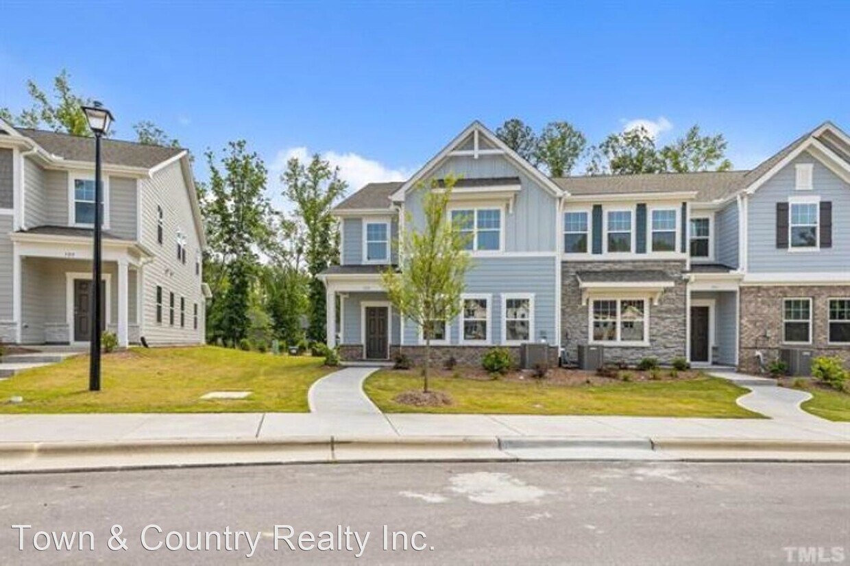 Foto principal - 3 br, 3 bath House - 313 Spaight Acres Way...