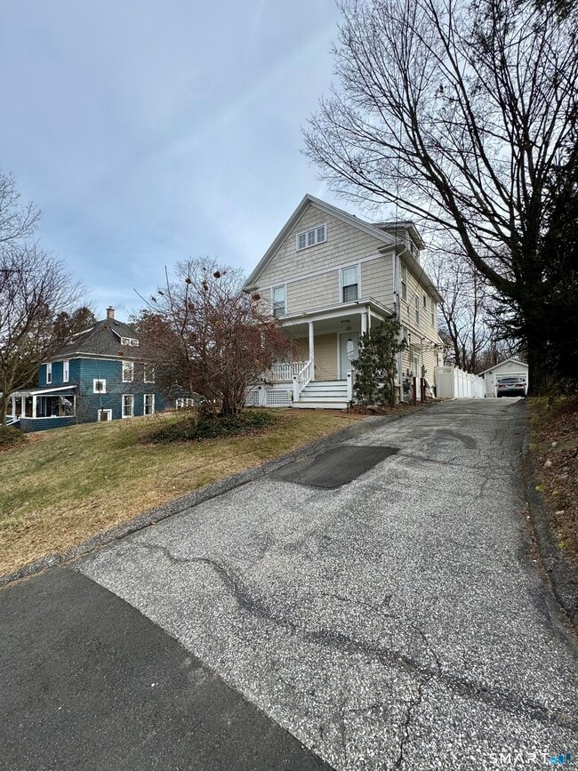 Building Photo - 38 Wooster Hts Rd