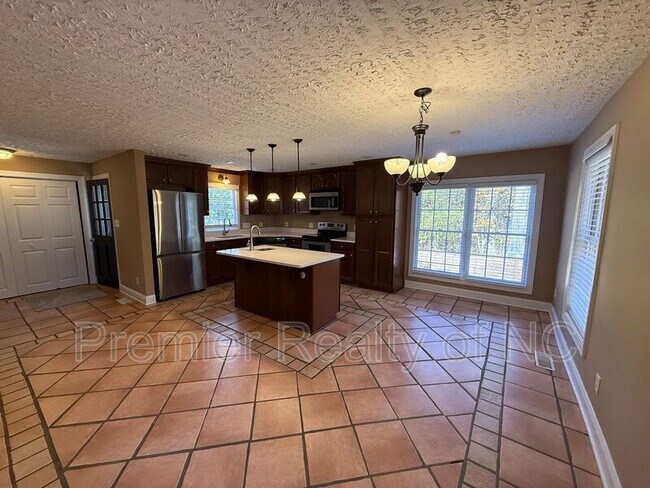 Foto del edificio - 201 Wandering Ln