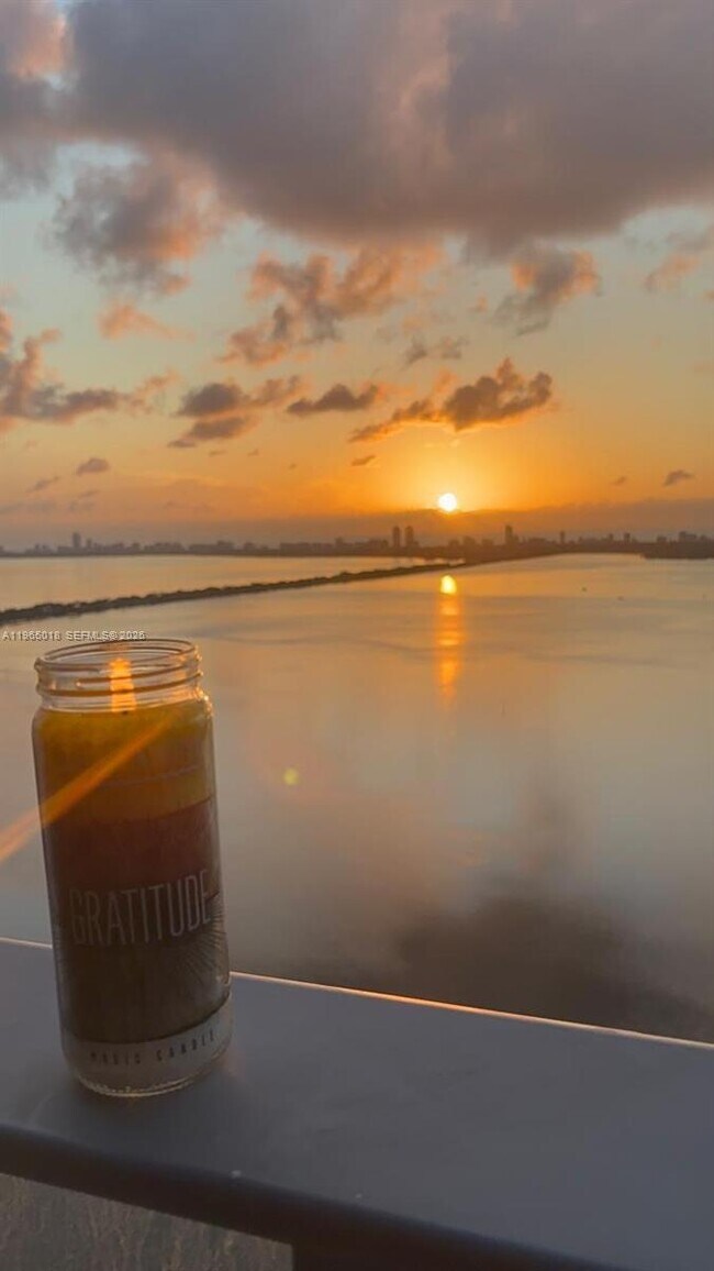 Foto del edificio - Northeast 24th Street, Miami, FL 33137 - 3 BR 3 BA condo
