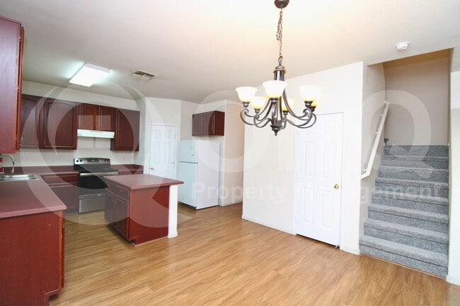 Building Photo - 3062 S Mandy