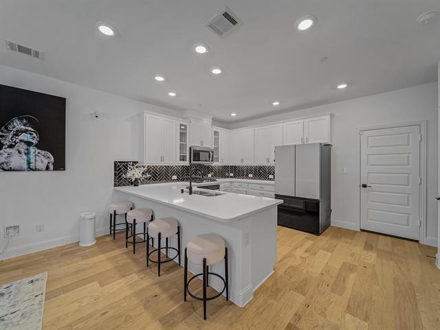 Building Photo - 3512 Kingsland Dr