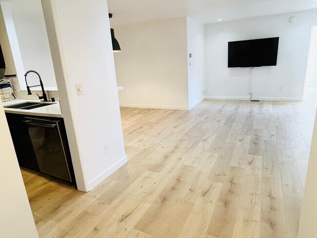 Foto del edificio - 358 S Gramercy Pl
