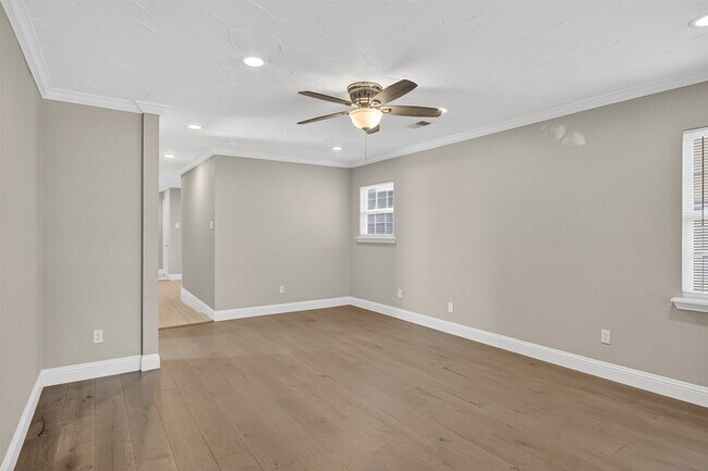 Foto del edificio - 4806 W University Blvd