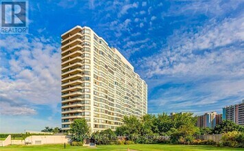 Building Photo - 5 Greystone Walk Dr