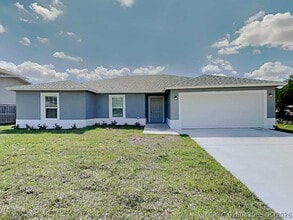 Building Photo - 317 SE Whitmore Dr