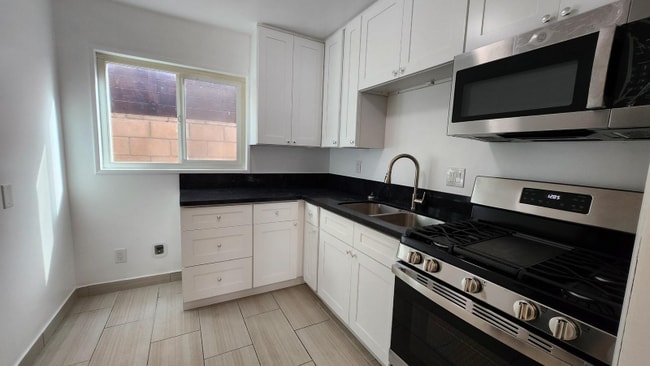 Photo - 8031 Gardendale St Apartment
