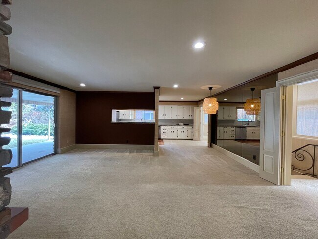 Foto del edificio - Gorgeous Mid-Century Modern Home Adjacent to BYU