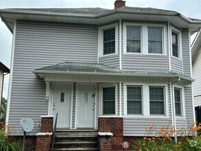 Building Photo - 4114 N Lockwood Ave