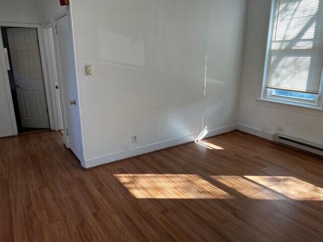 Building Photo - 4516 Longshore Ave
