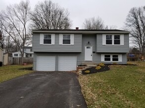 Building Photo - 2062 Elm Trace St