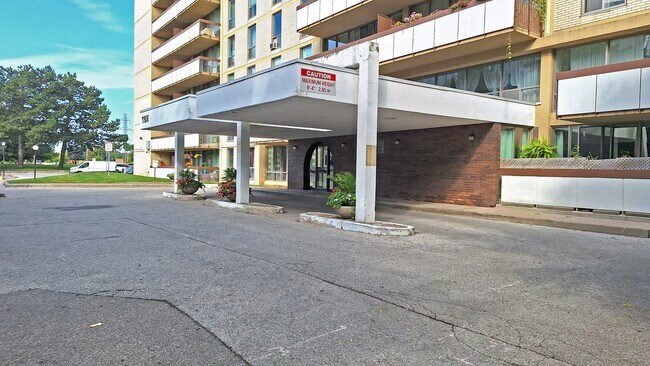 Photo du bâtiment - 10 Ruddington Dr