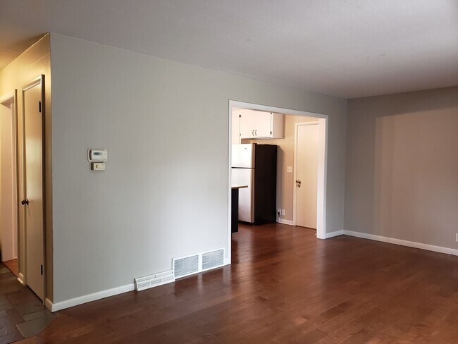 Foto del edificio - Beautiful 4 Bedroom 2 Bathroom Home