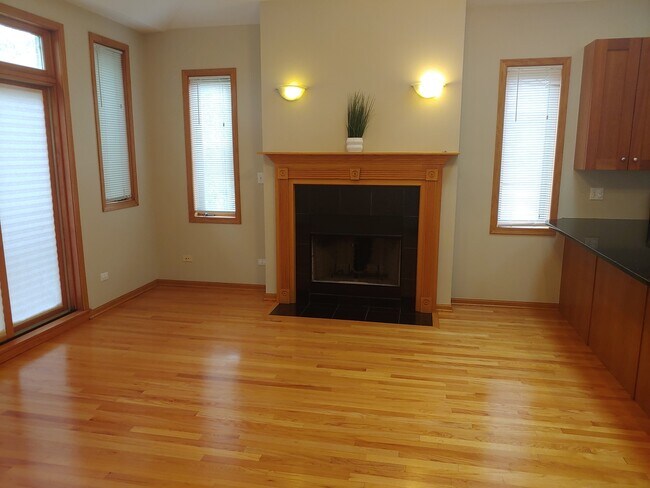 Building Photo - 4314 S St Lawrence Ave