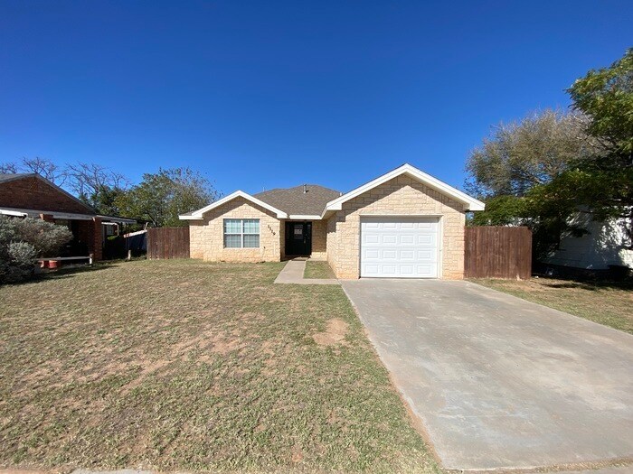 Primary Photo - 3 bed 2 bath 1 car garage