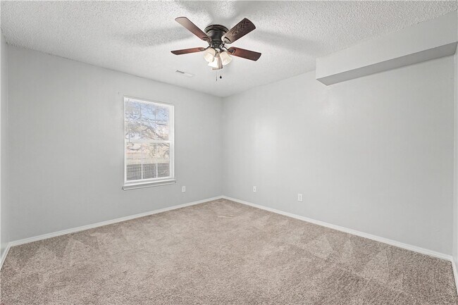Foto del edificio - 3403 SW Victoria Pl