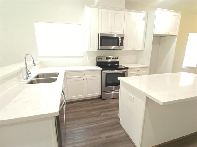 Foto del edificio - 9314 Sundown Dr