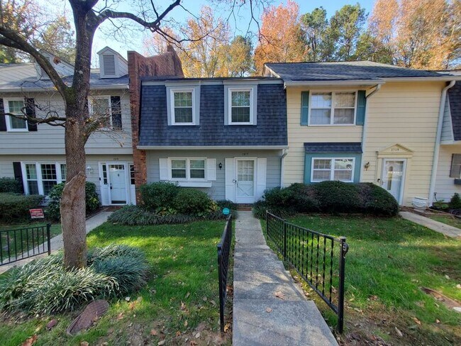 Building Photo - 1317 Garden Crest Dr