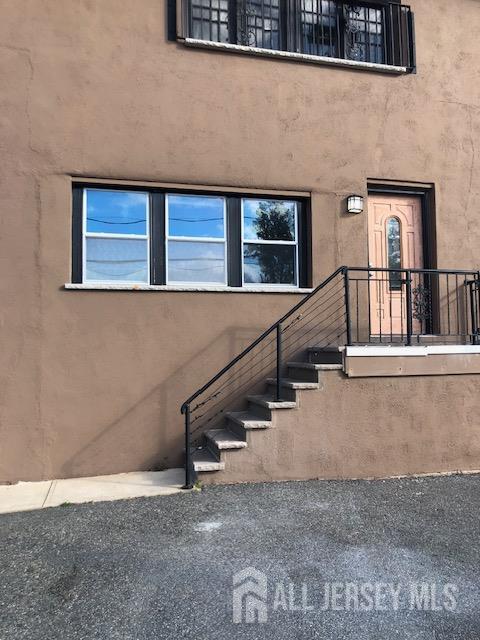 Foto del edificio - 100 Albert Ave