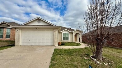 Building Photo - 9904 Blue Bell Dr