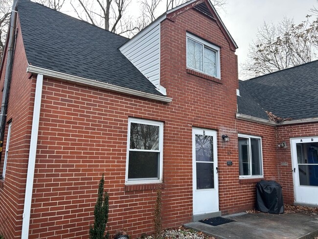 Foto del edificio - 105 Forest Ave