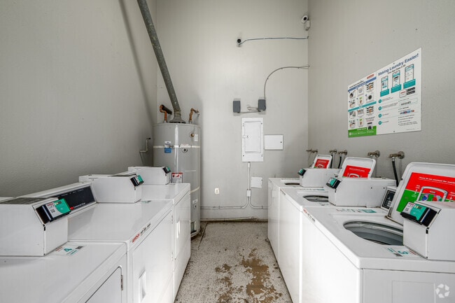 Lavandería comunitaria - Date Palms