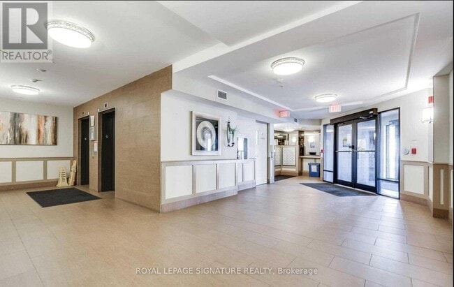 Building Photo - 10 Mendelssohn St