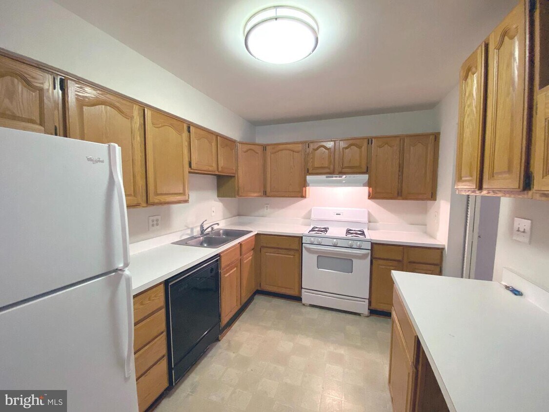 7904 Inverton Rd Unit T3, Annandale, VA 22003 Apartment for Rent in