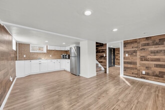 Building Photo - 202 S Middleton Rd