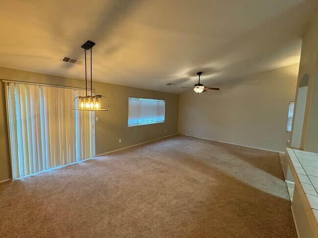 Building Photo - Great Family Home in Southwest