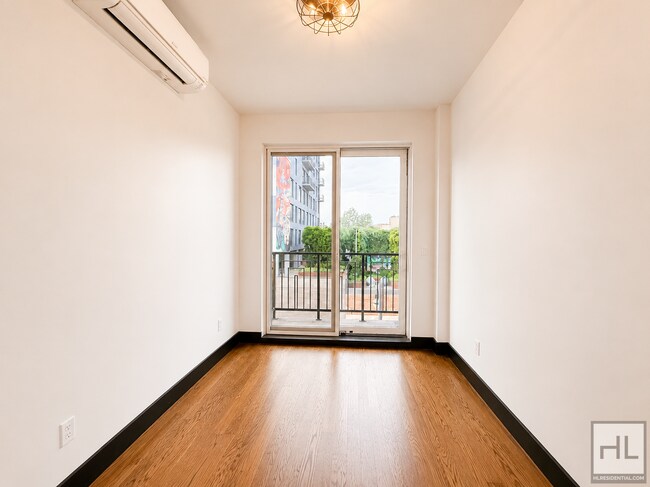 Foto del edificio - IRVING AVENUE / Spacious Bushwick 2-Bed