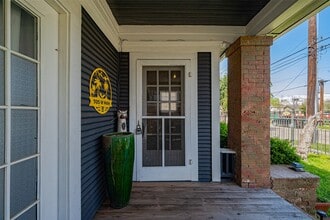 705 W Main St