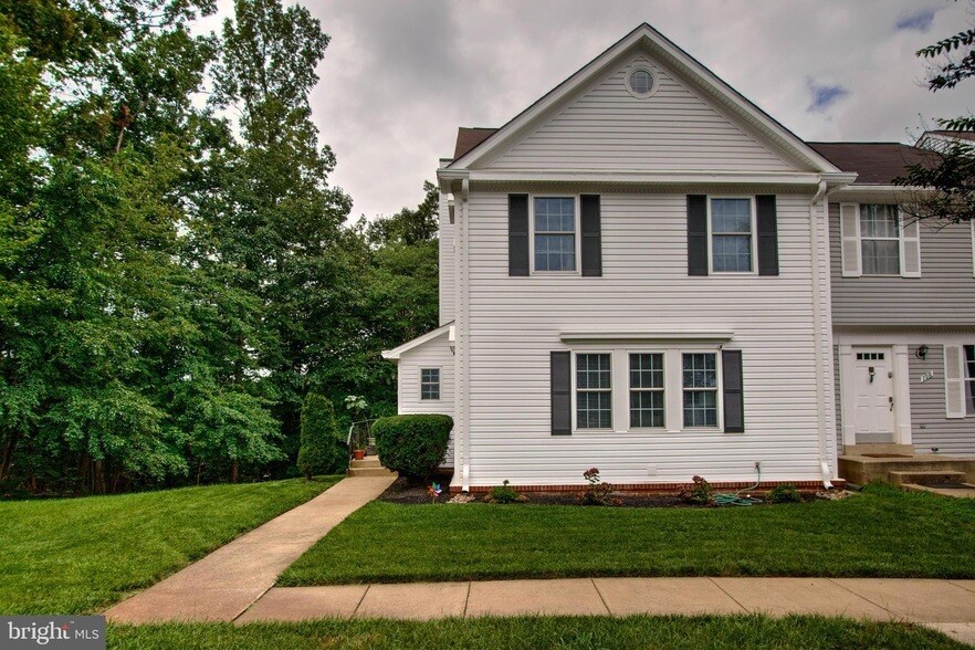 Foto principal - 200 Sulgrave Ct