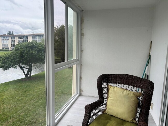 Foto del edificio - 1902 Bermuda Cir