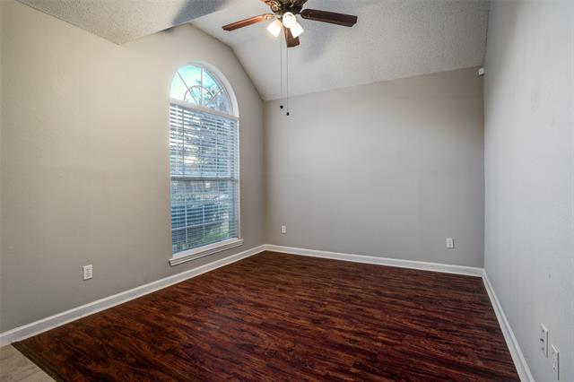 Building Photo - 10000 Queens Rd